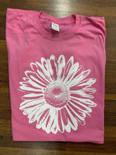 Load image into Gallery viewer, Daisy Tee